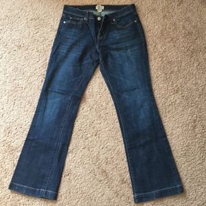 Dark rinse flare GAP jeans petite